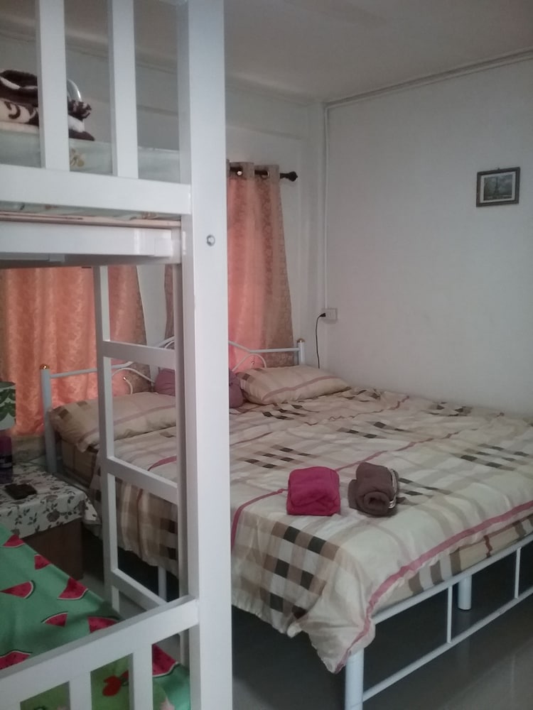 Danee Hostel 20/55