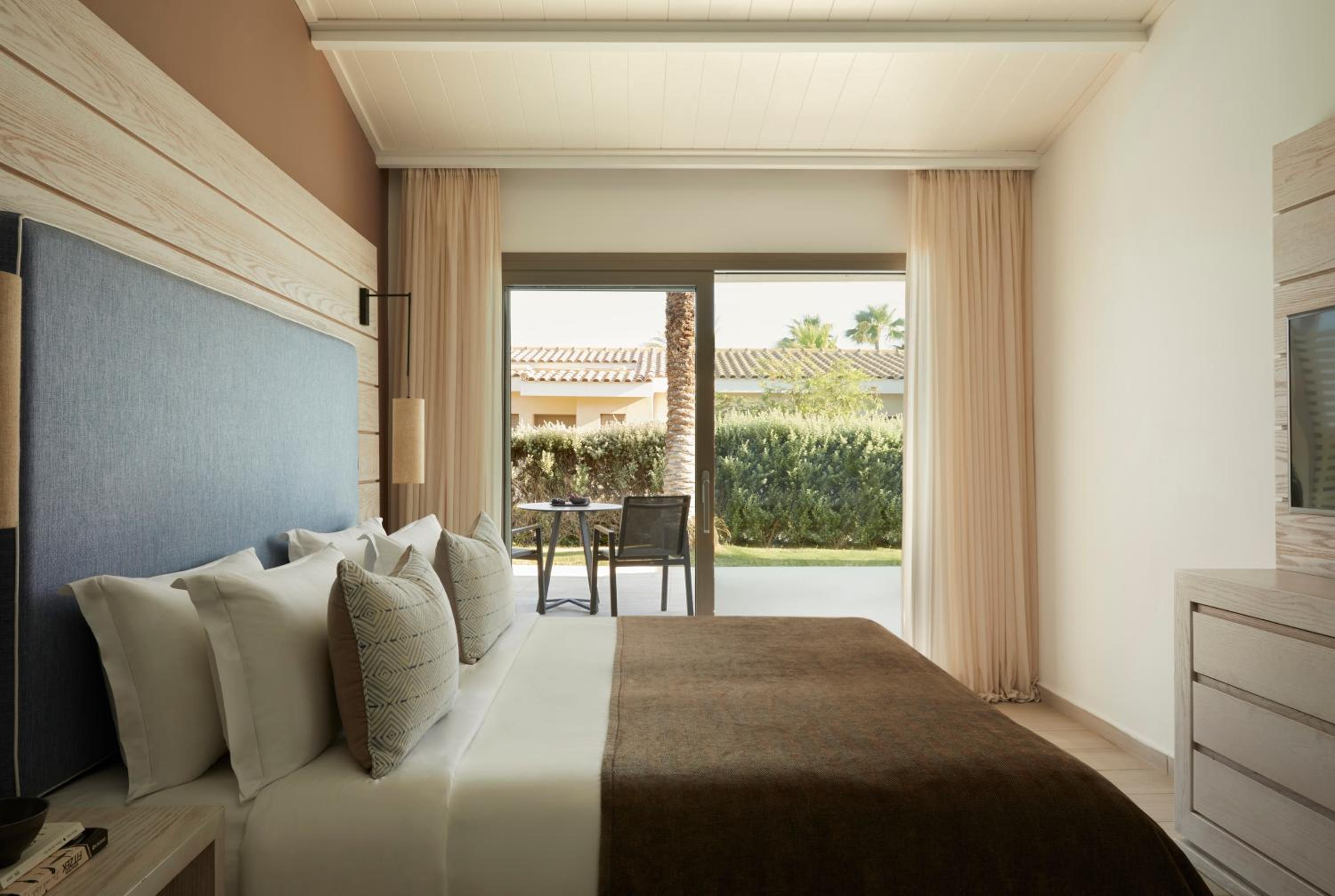 1 Bedroom, Suite, Bungalow, King Bed, Garden View, Sofa, Bungalow Area
