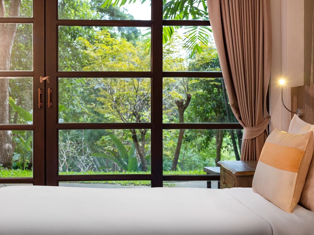 Issara Boutique Winery Hotel 39/78