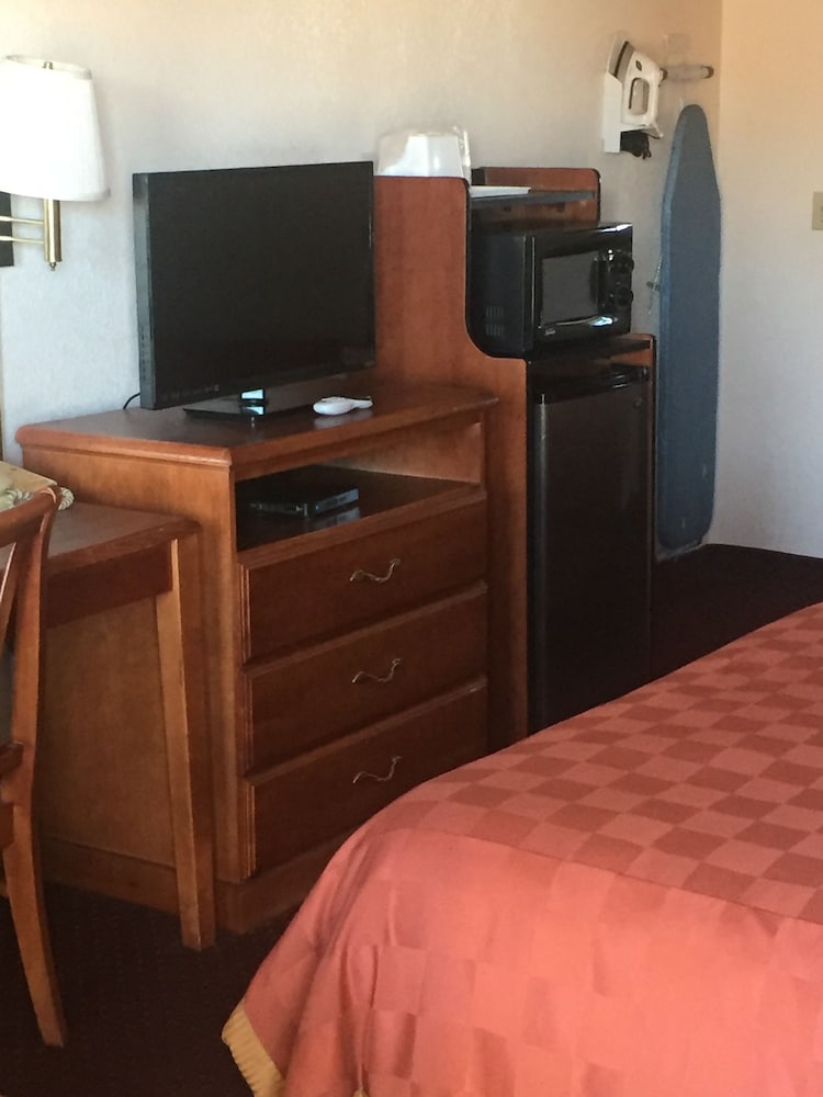 Travel Inn & Suite 17/37