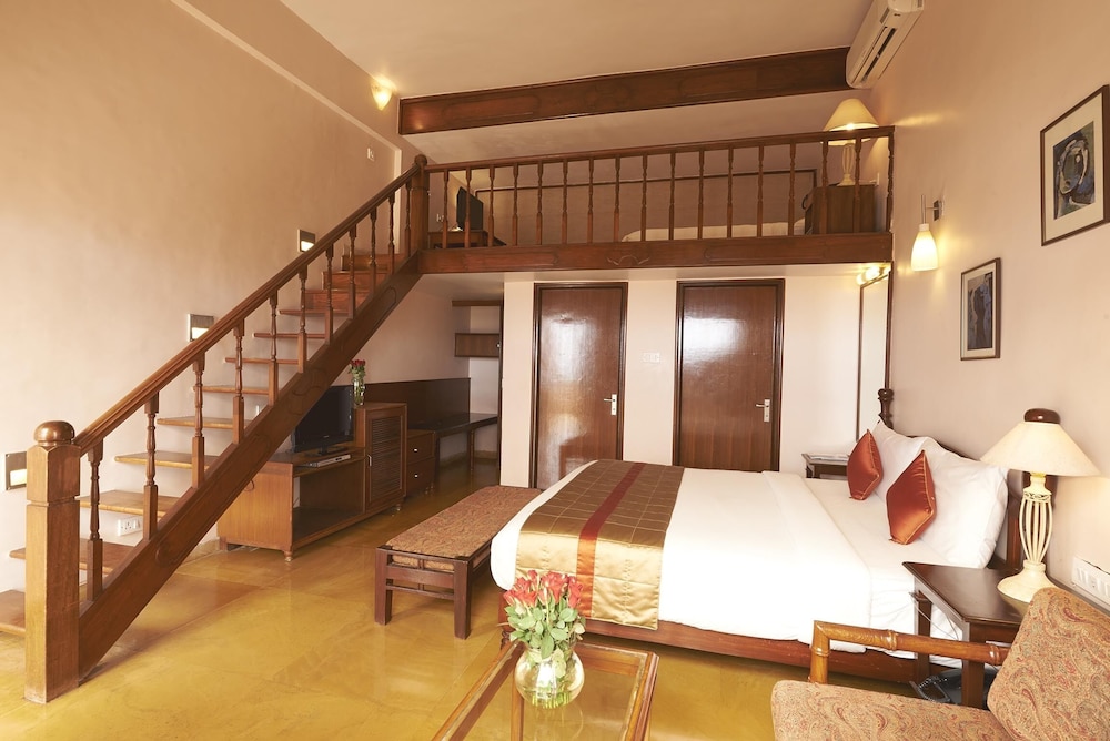 Superior, Double Bed, Pool Side
