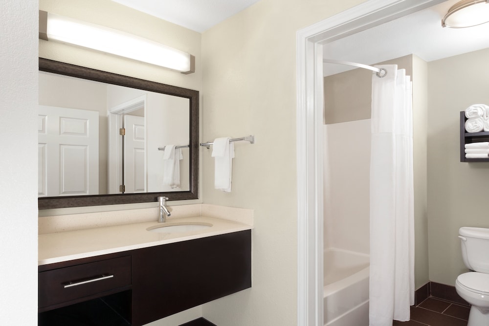 1 Bedroom, Suite, King Bed, Sofa, Kitchen