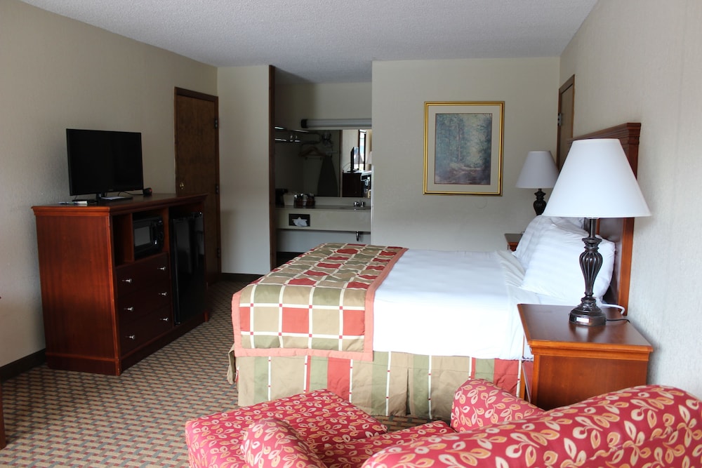 GREAT SMOKIES INN CHEROKEE 22/36