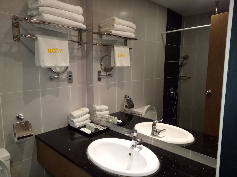 Roxy Hotel Apartment 9/58