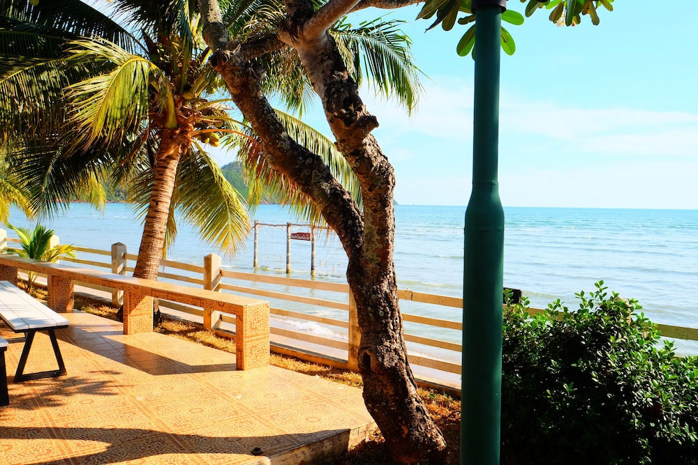 New Travel Beach Resort 14/68