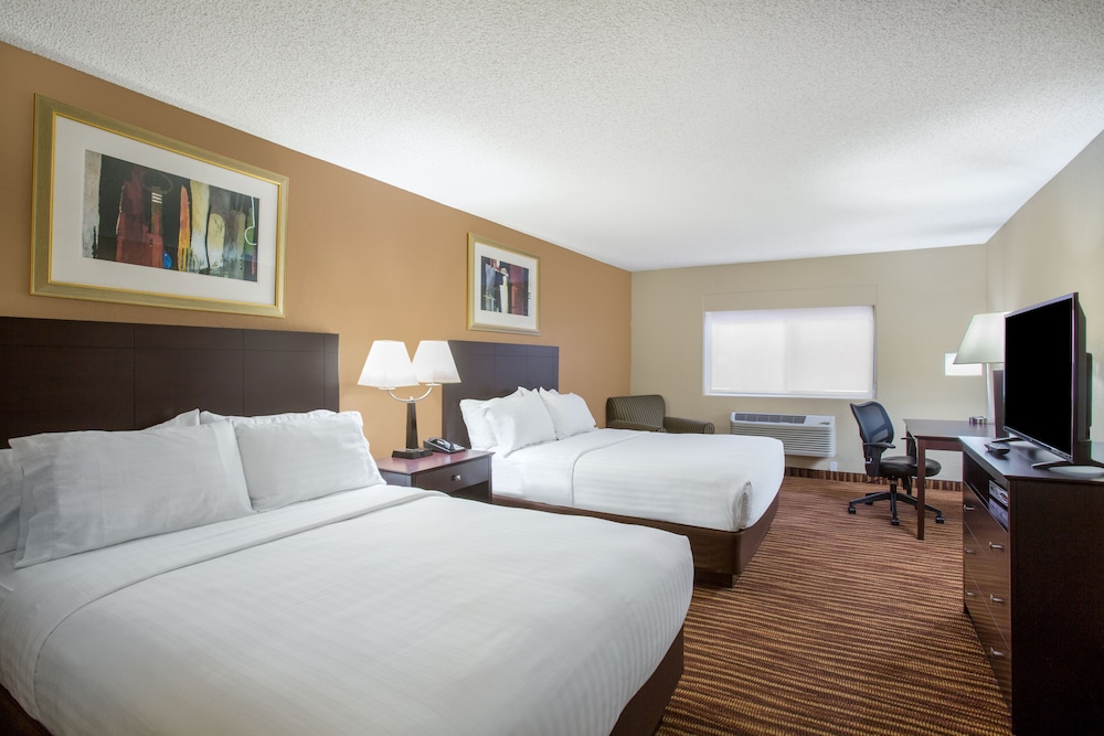 Comfort, 2 Queen Beds
