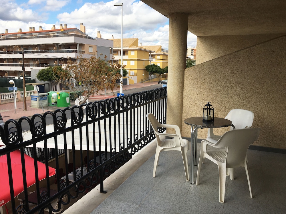 APARTAMENTOS RESIDENCIAL DOÑA CARMEN 3000 19/50