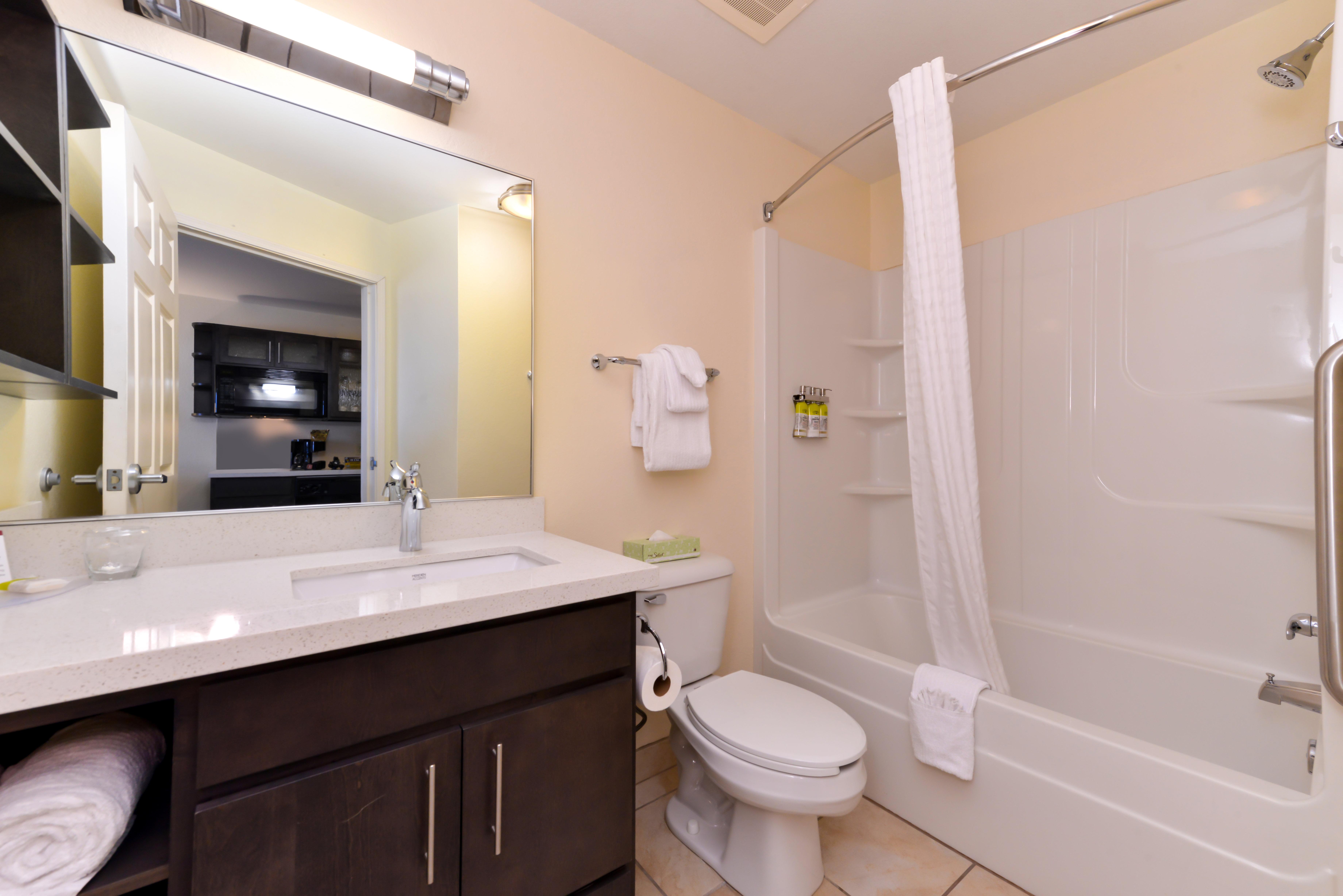 Candlewood Suites Bloomington - Normal an IHG Hotel 27/31