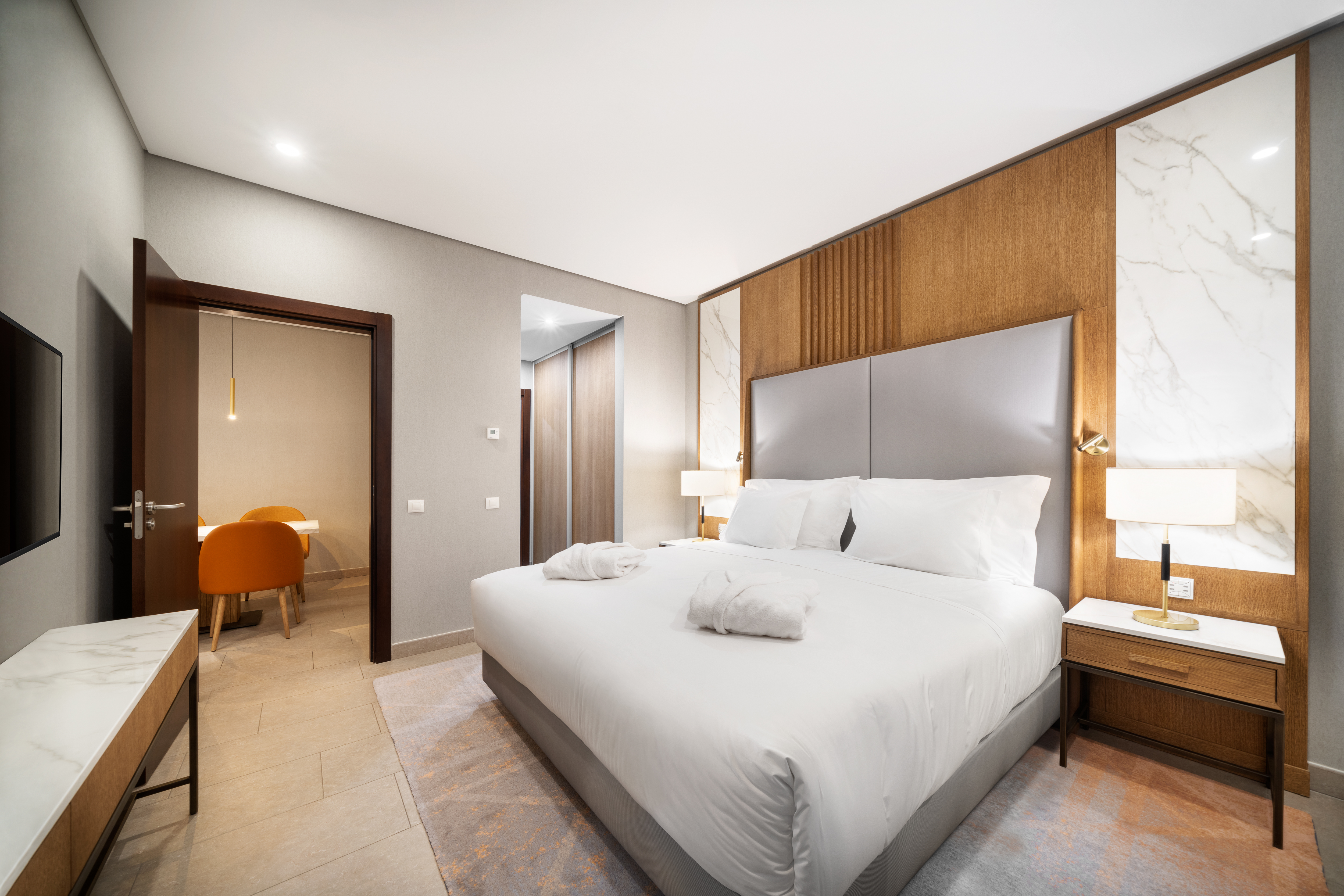 2 Bedrooms, Sunrise, Suite