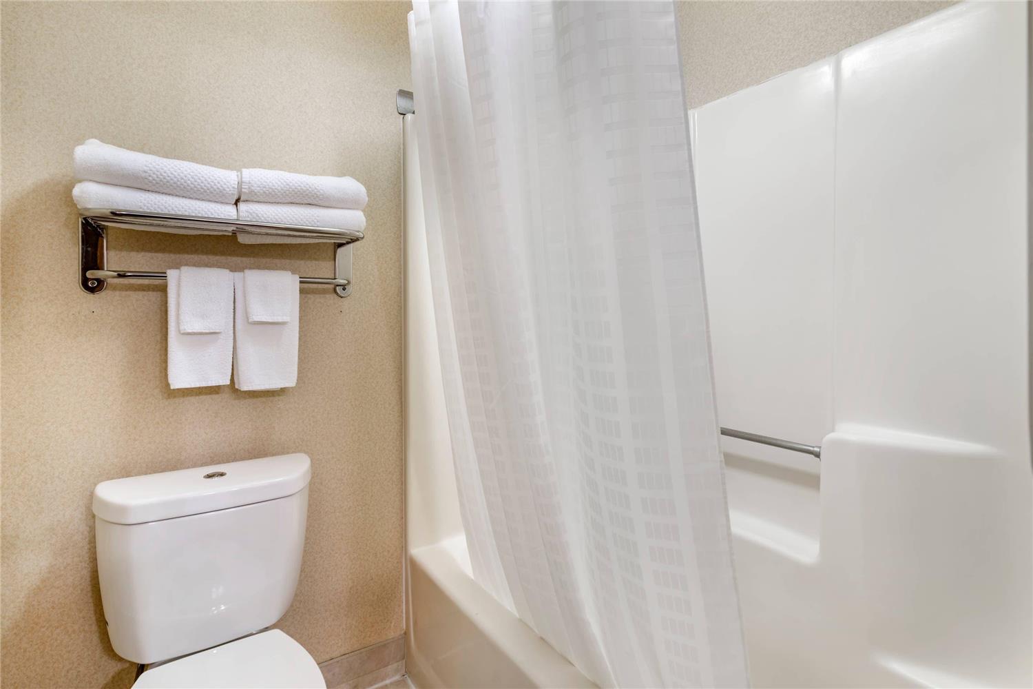 غرفة بسريرين مزدوجين، Quality Inn At Bangor Mall 4/5