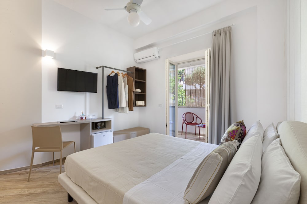 STANDARD, DOUBLE BED, PRIVATE BATHROOM