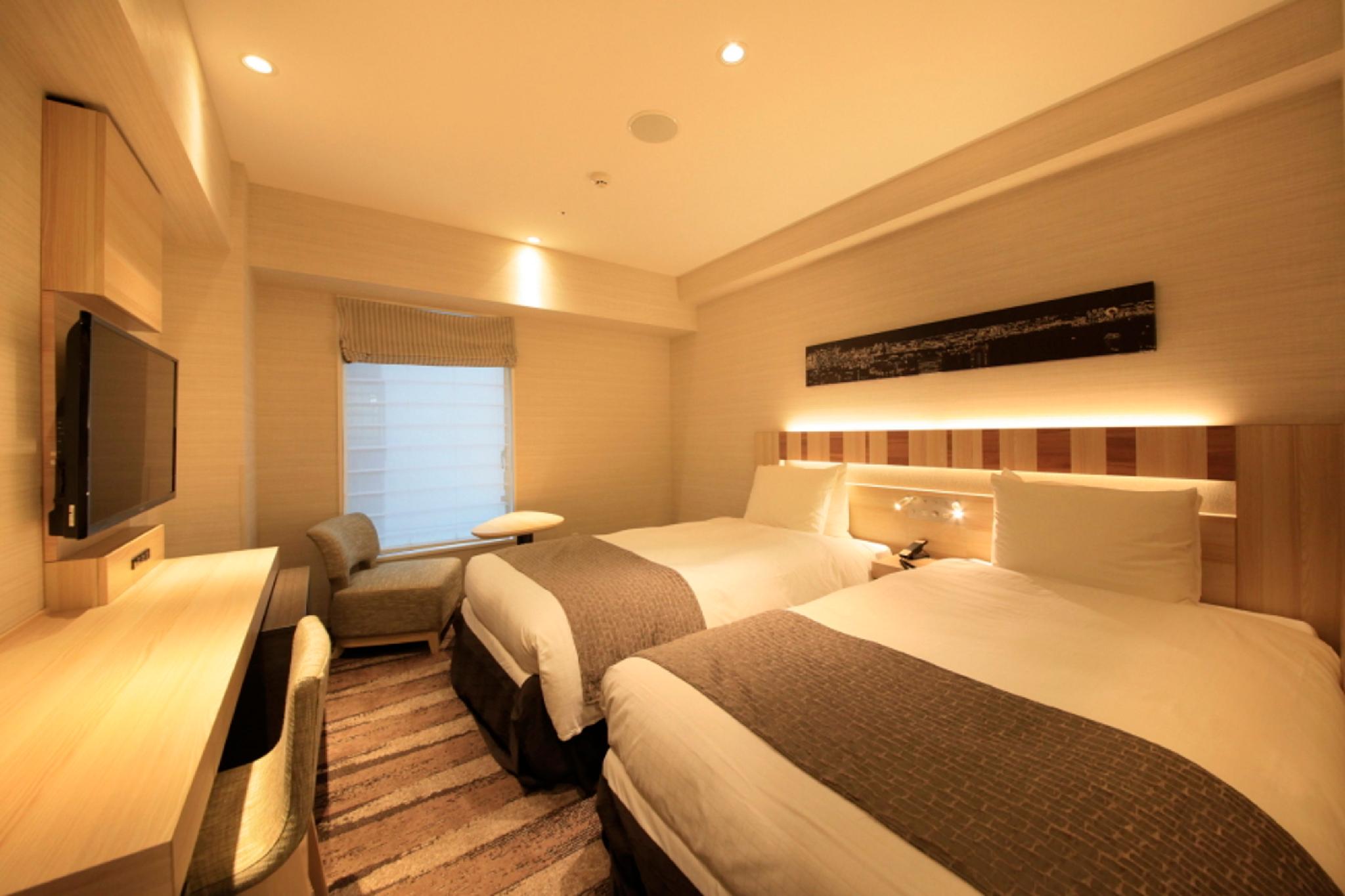 Moderate, Twin Beds, Sofa