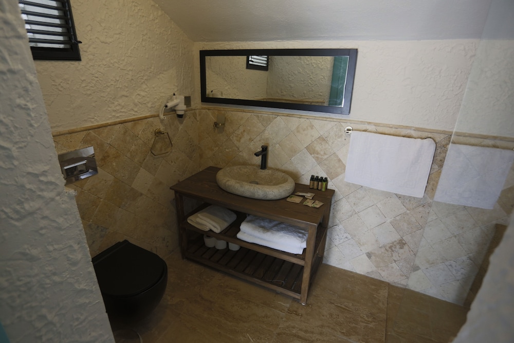 Glenn Hotel Beach 50/50
