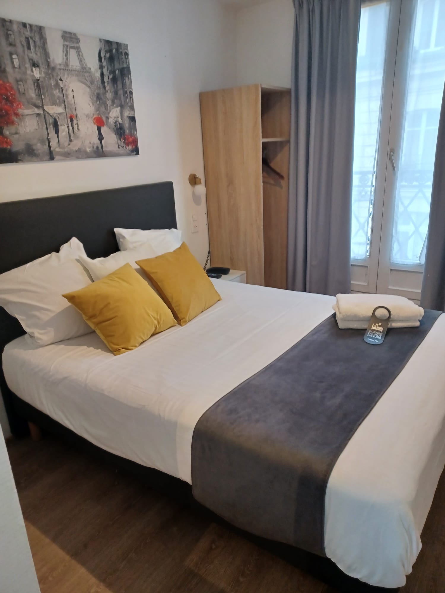غرفة مفردة بسرير مزدوج، Hotel de Bordeaux 2/2
