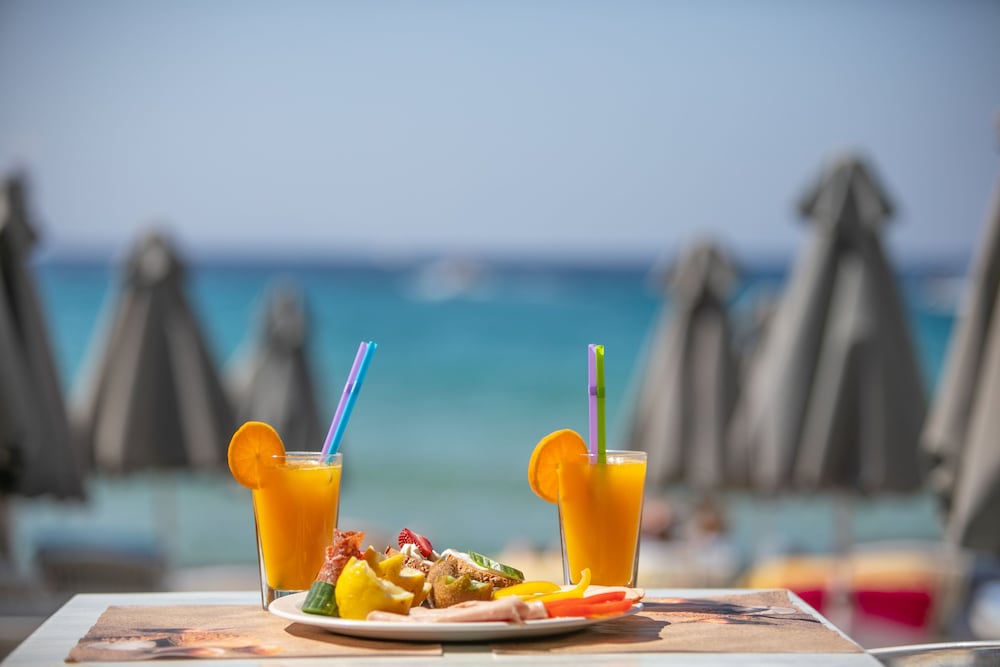 Acrogiali Beach Hotel 36/70
