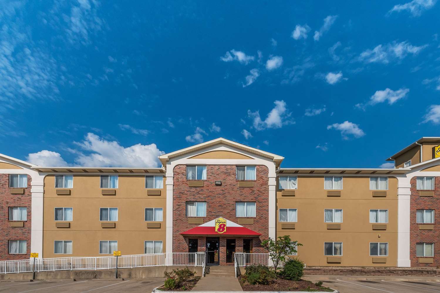 Super 8 by Wyndham Denton 6/12