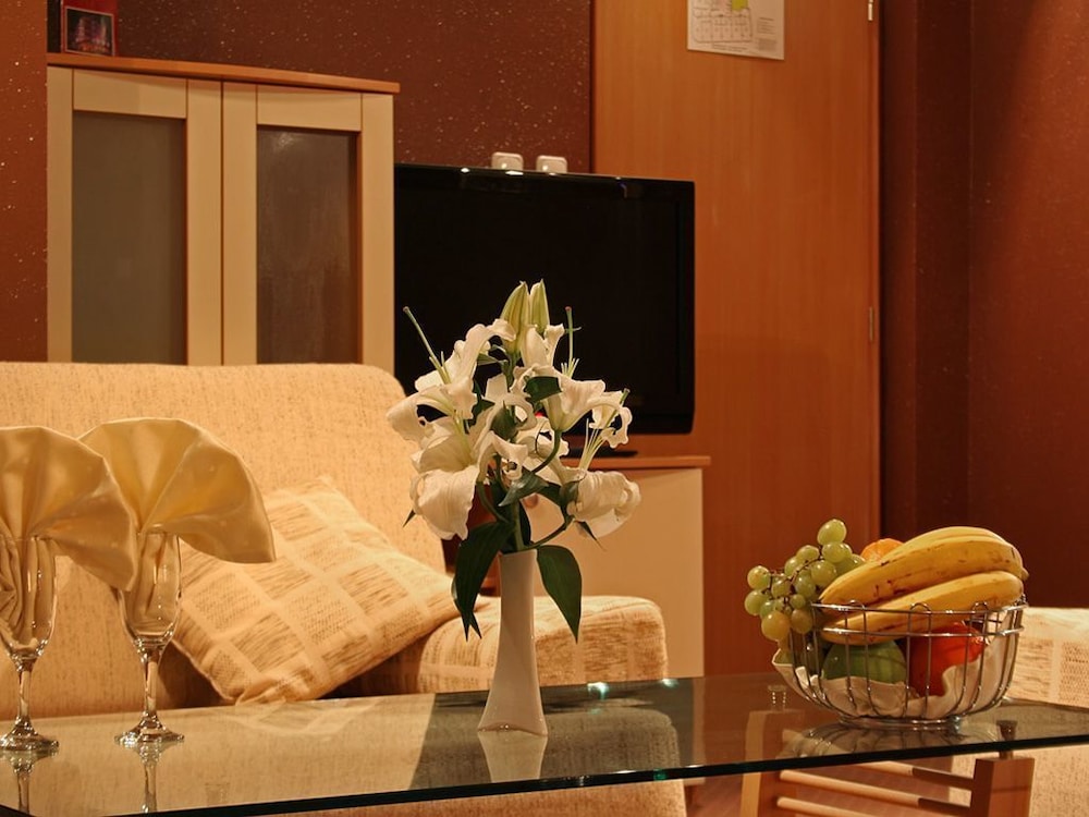 Brod Hotel 9/29