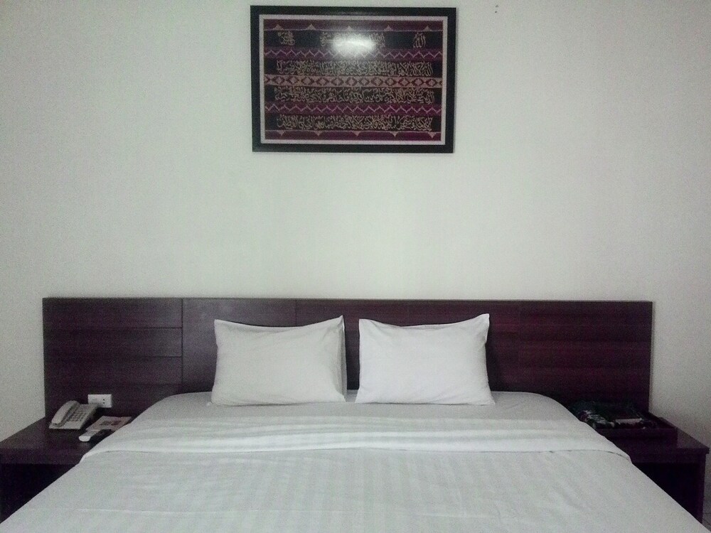 HOTEL BANDARA SYARIAH 12/48
