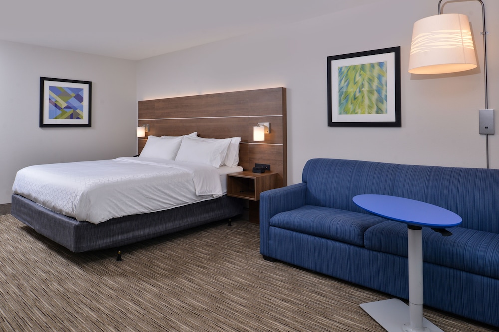Holiday Inn Express Suites Marshalltown 14/48