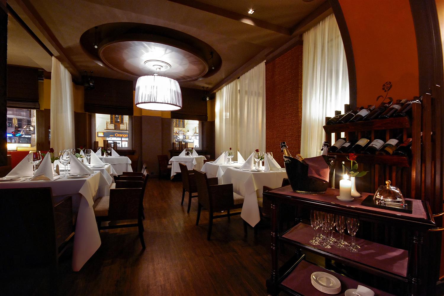 restaurant cafeteria