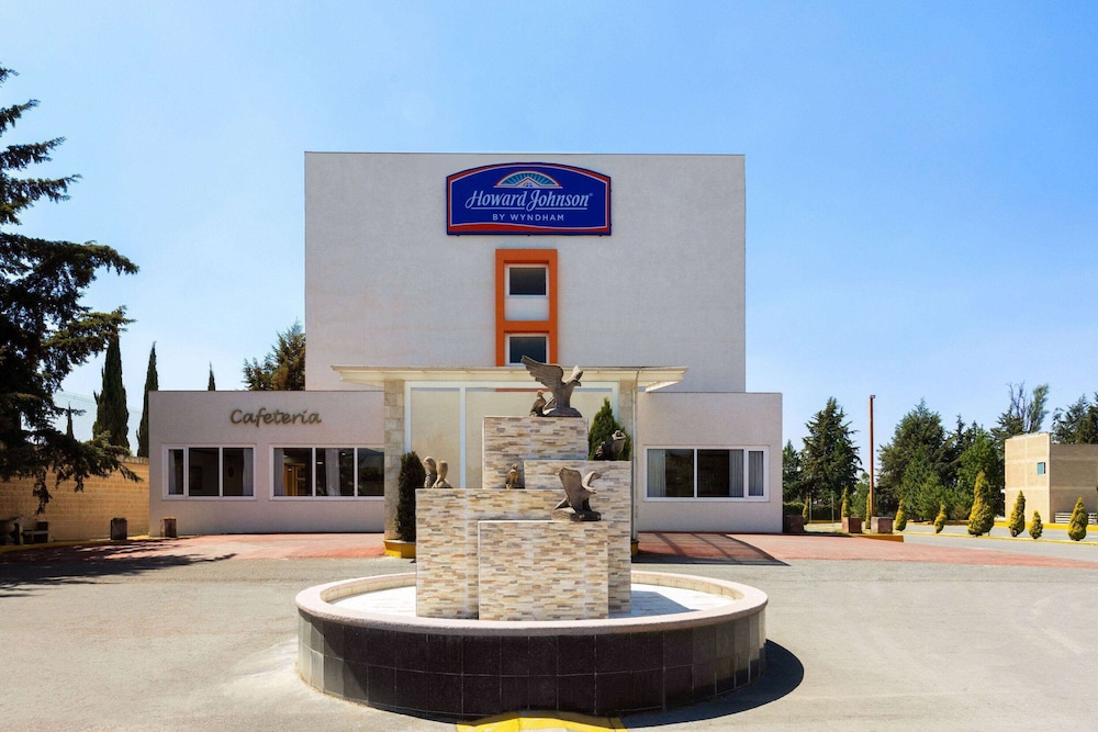 Howard Johnson by Wyndham Toluca 46/49