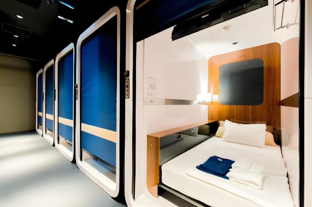 The S3 Capsule Hotel Wakayama Station 14/40