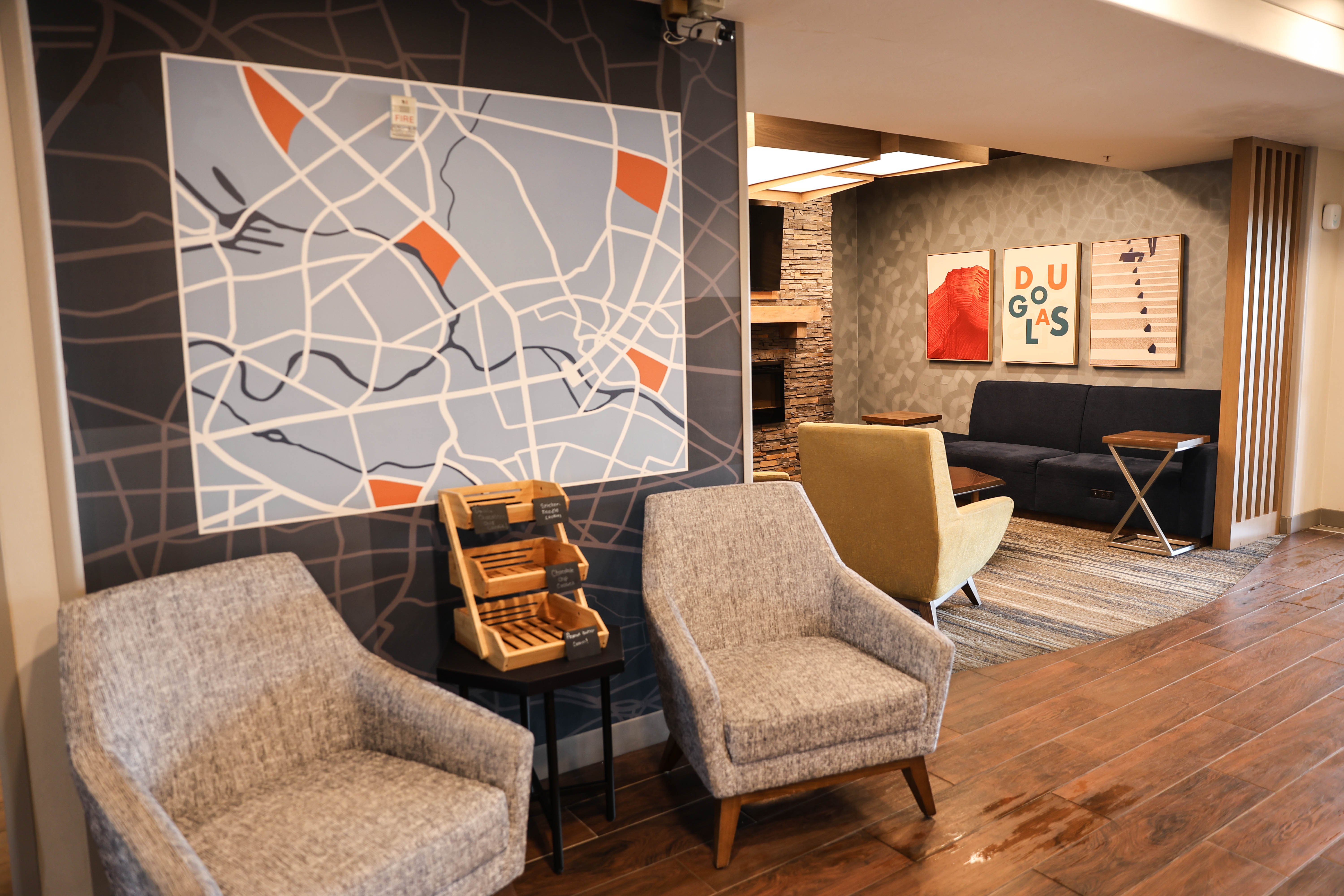 Holiday Inn Express Hotel Suites Douglas 49/75