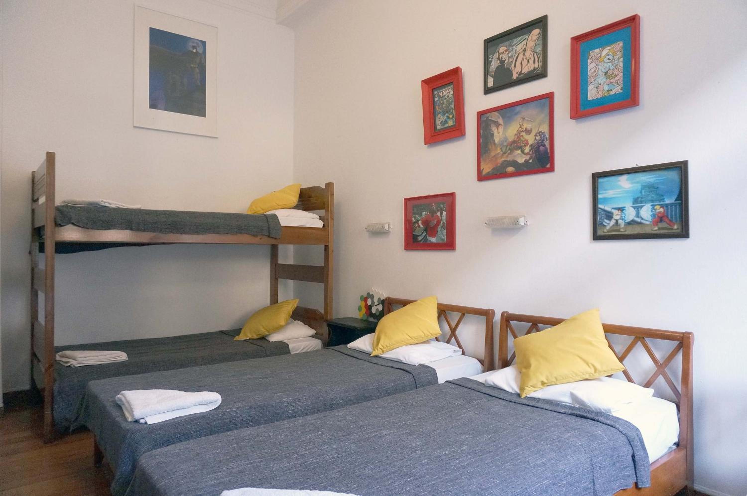ROOM, QUADRUPLE