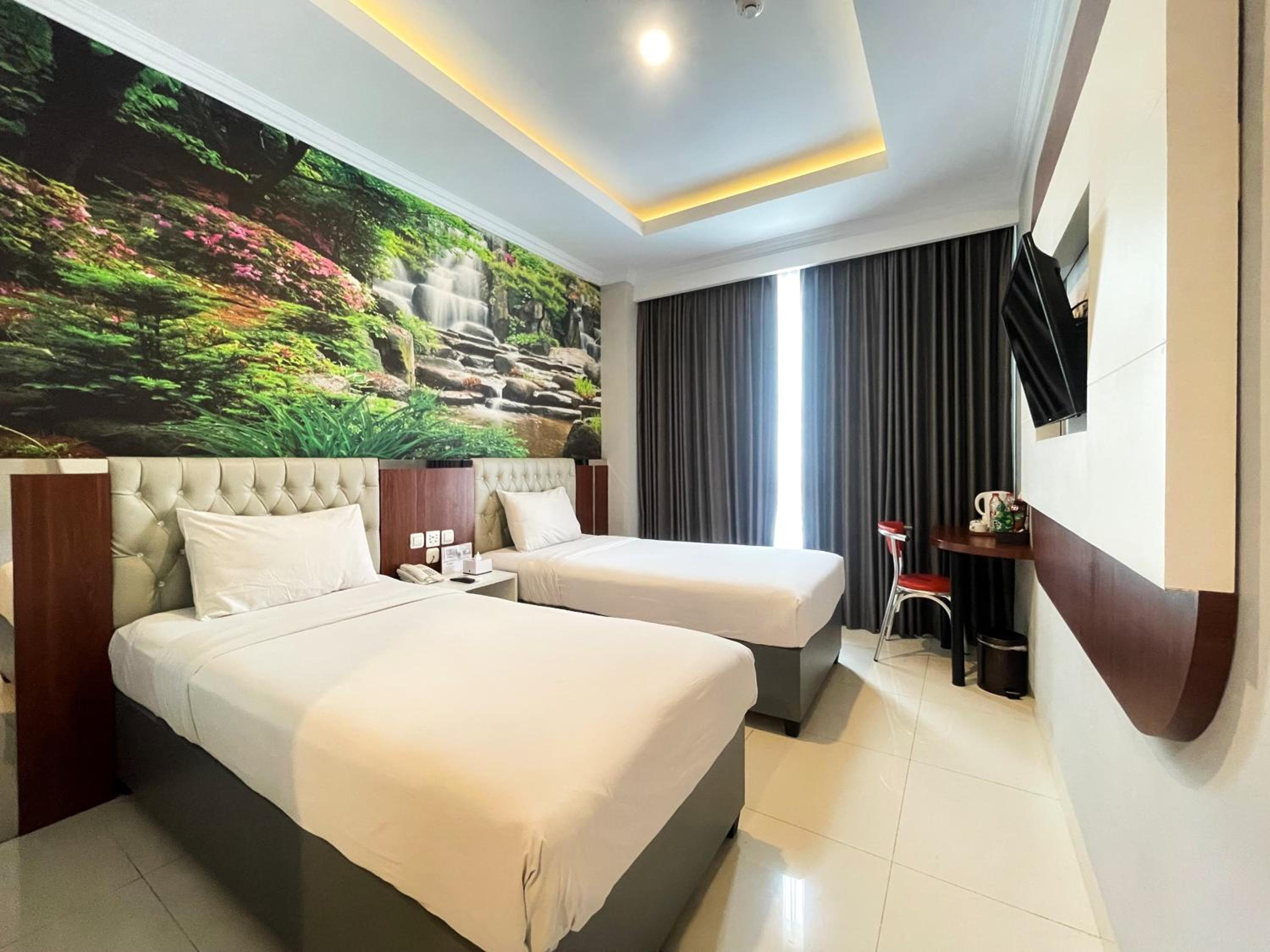 Deluxe, Twin Beds