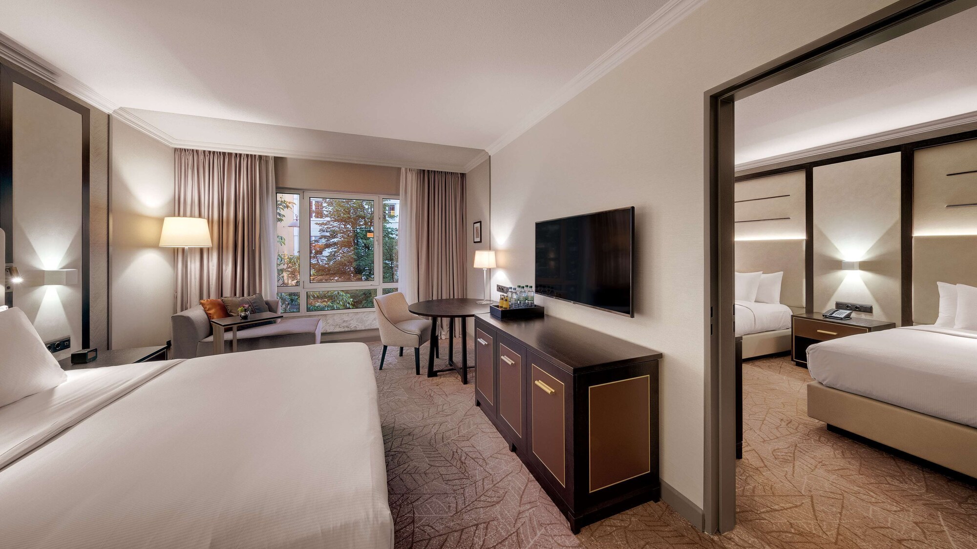 CONNECTING, FAMILY, MULTIPLE BEDS