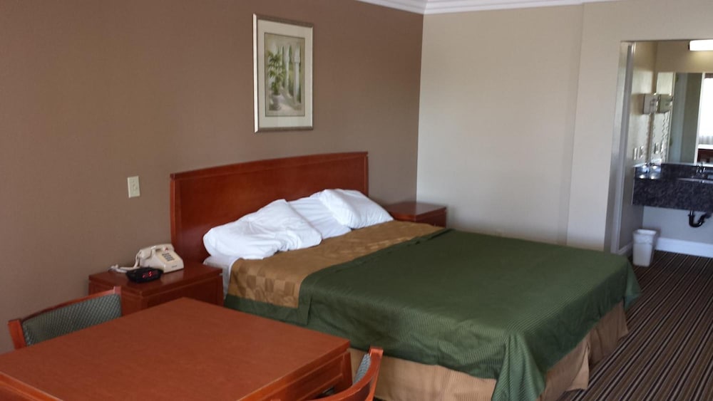 Regency Inn And Suites 9/27