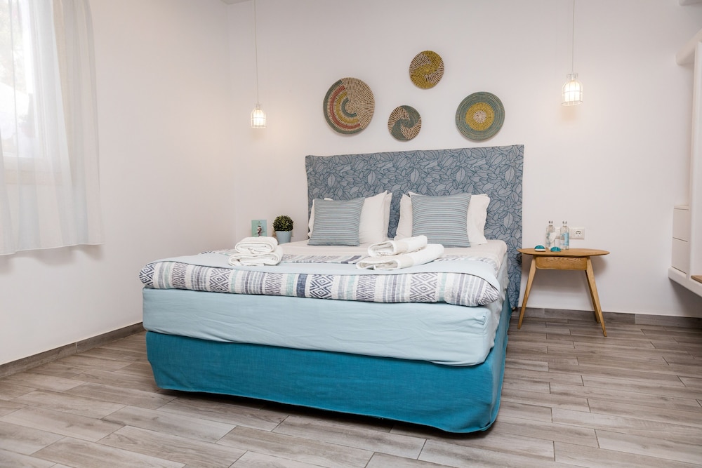 ROOM, SINGLE, QUEEN BED