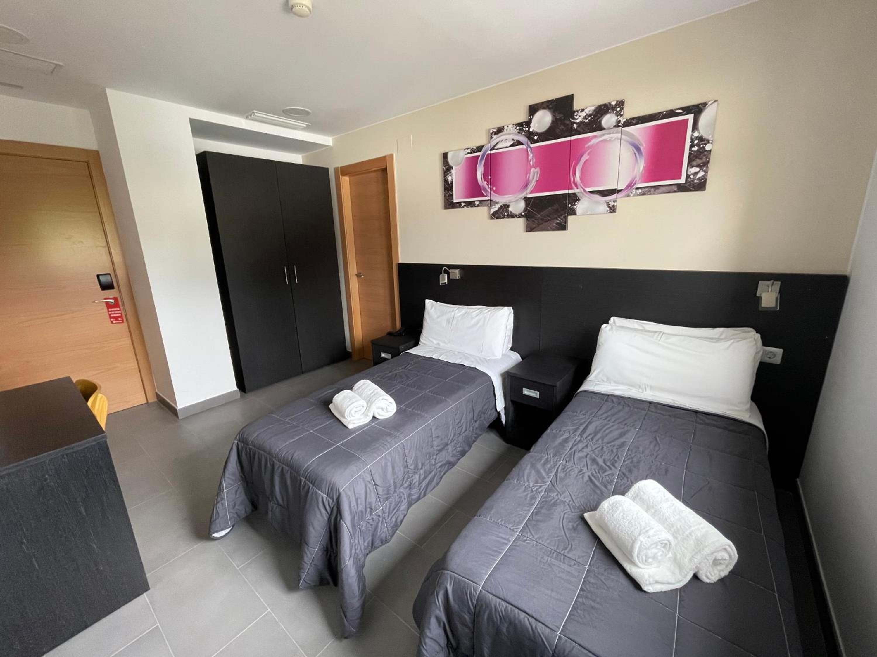 6 Bis HOTEL 17/58