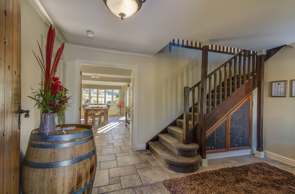 QUEENSTOWN COUNTRY LODGE 36/54