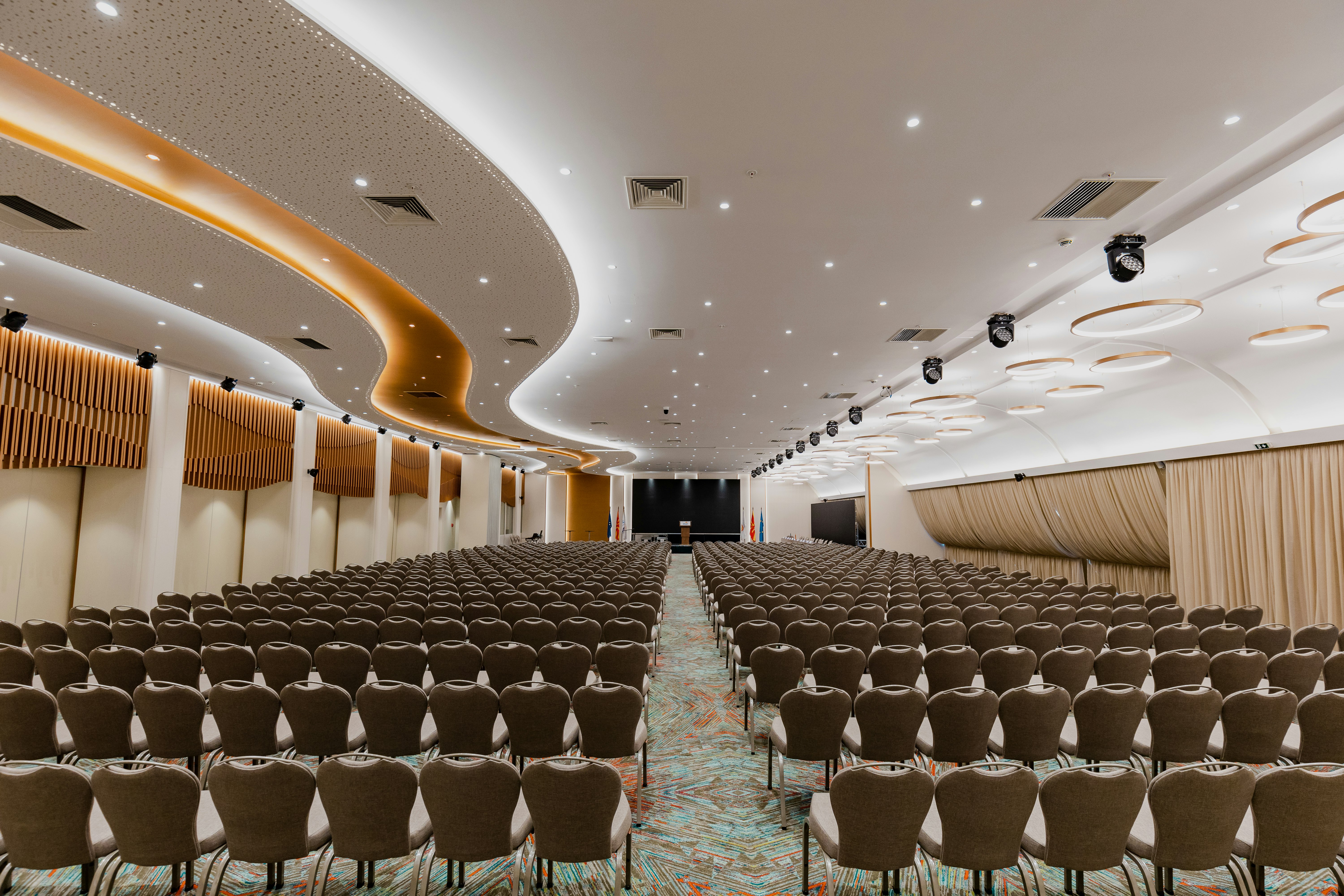 Holiday Inn Skopje 37/39