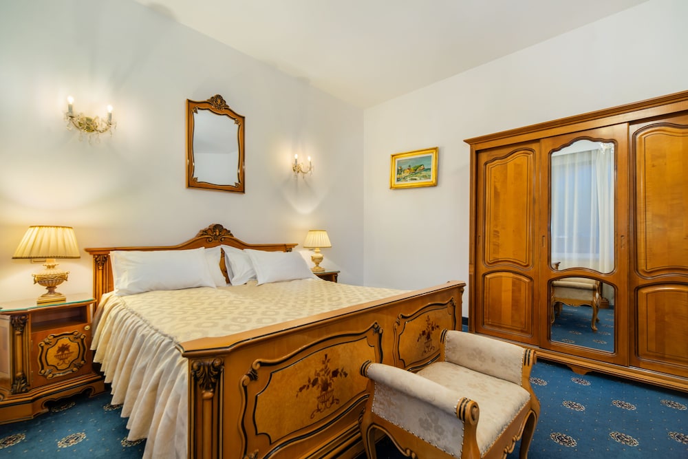 Aurelius Hotel 43/49