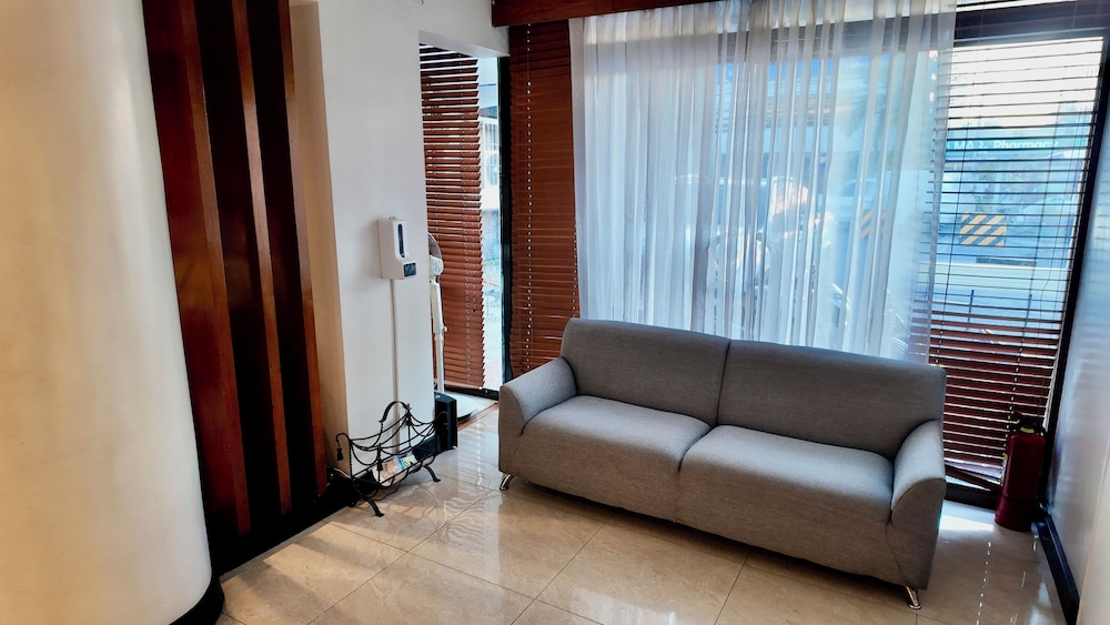 Urban Inn Iloilo 52/65