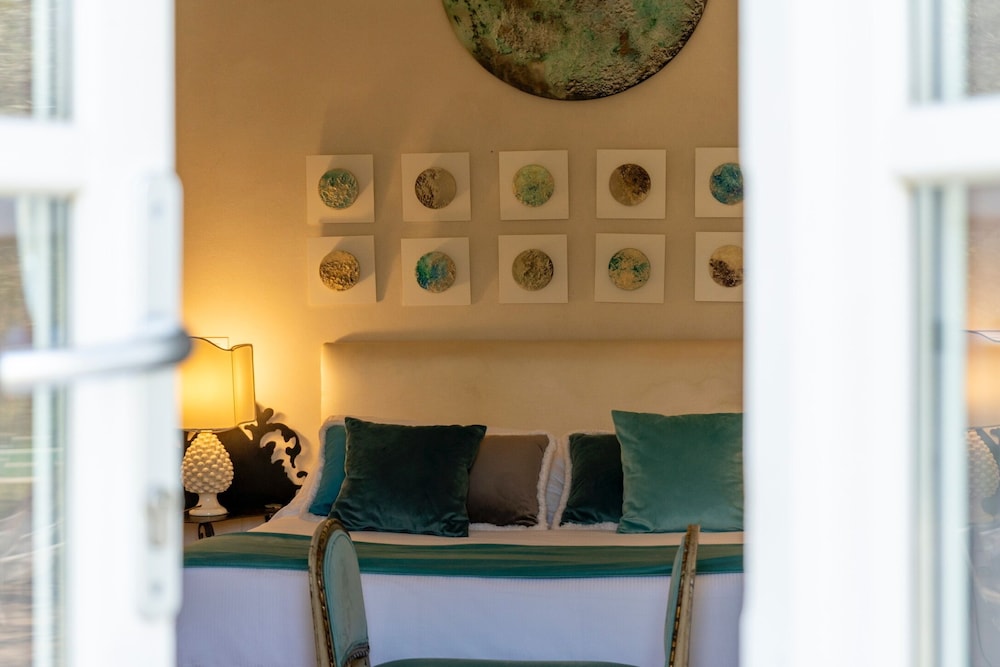 ZAHIR COUNTRY HOUSE 6/50