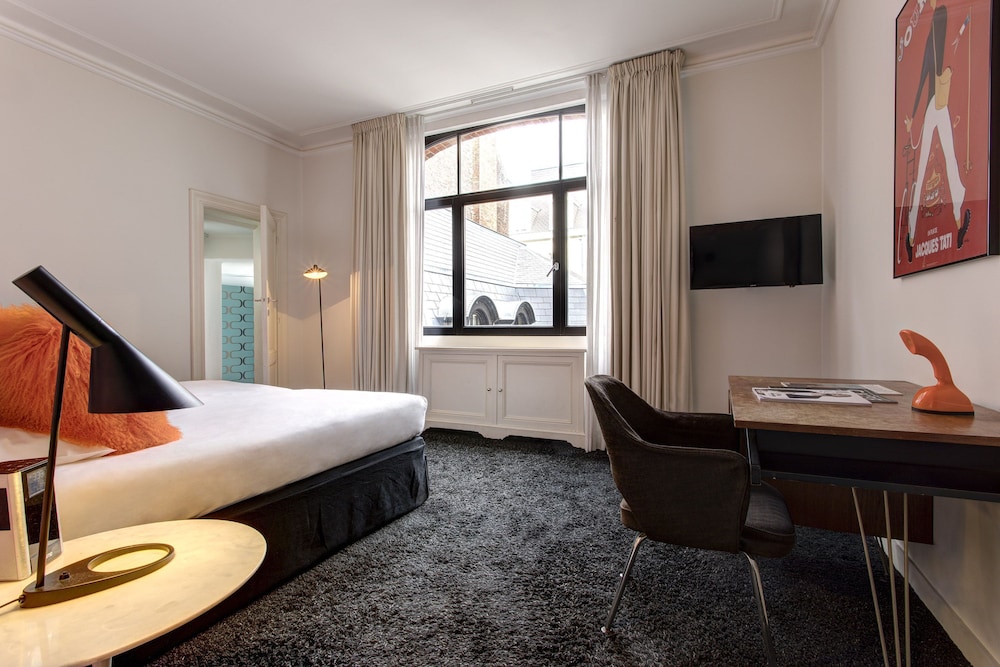 Vintage Hotel 16/50