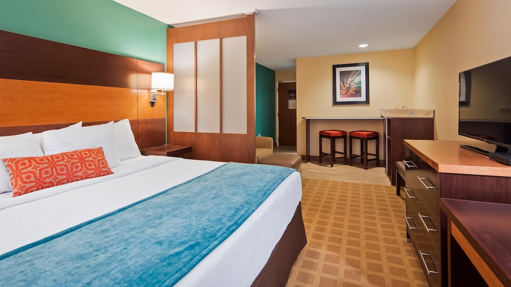 Best Western Plus Harrisburg Mechanicsburg 6/36