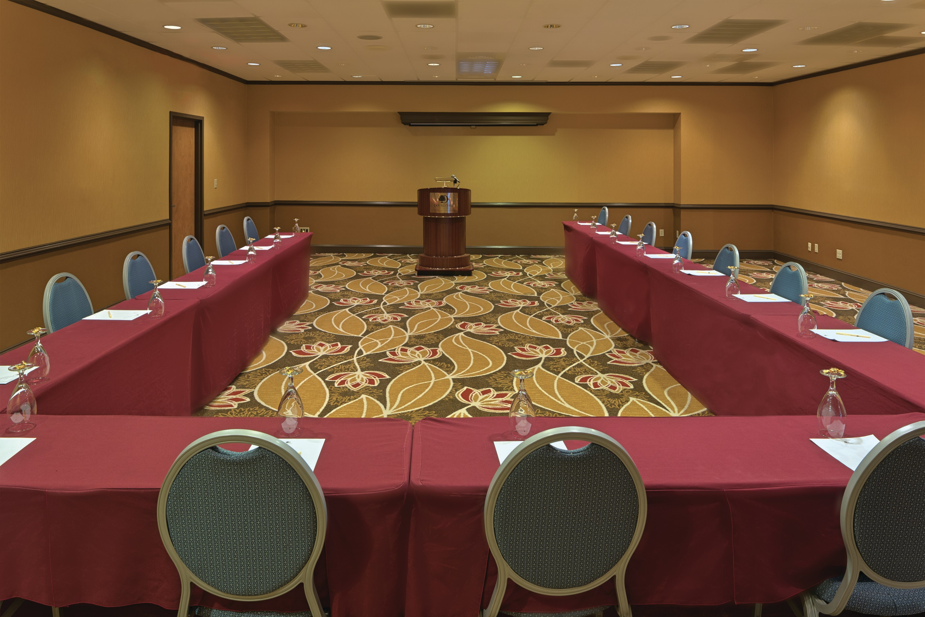 DoubleTree by Hilton Hotel Asheville Biltmore 58/68