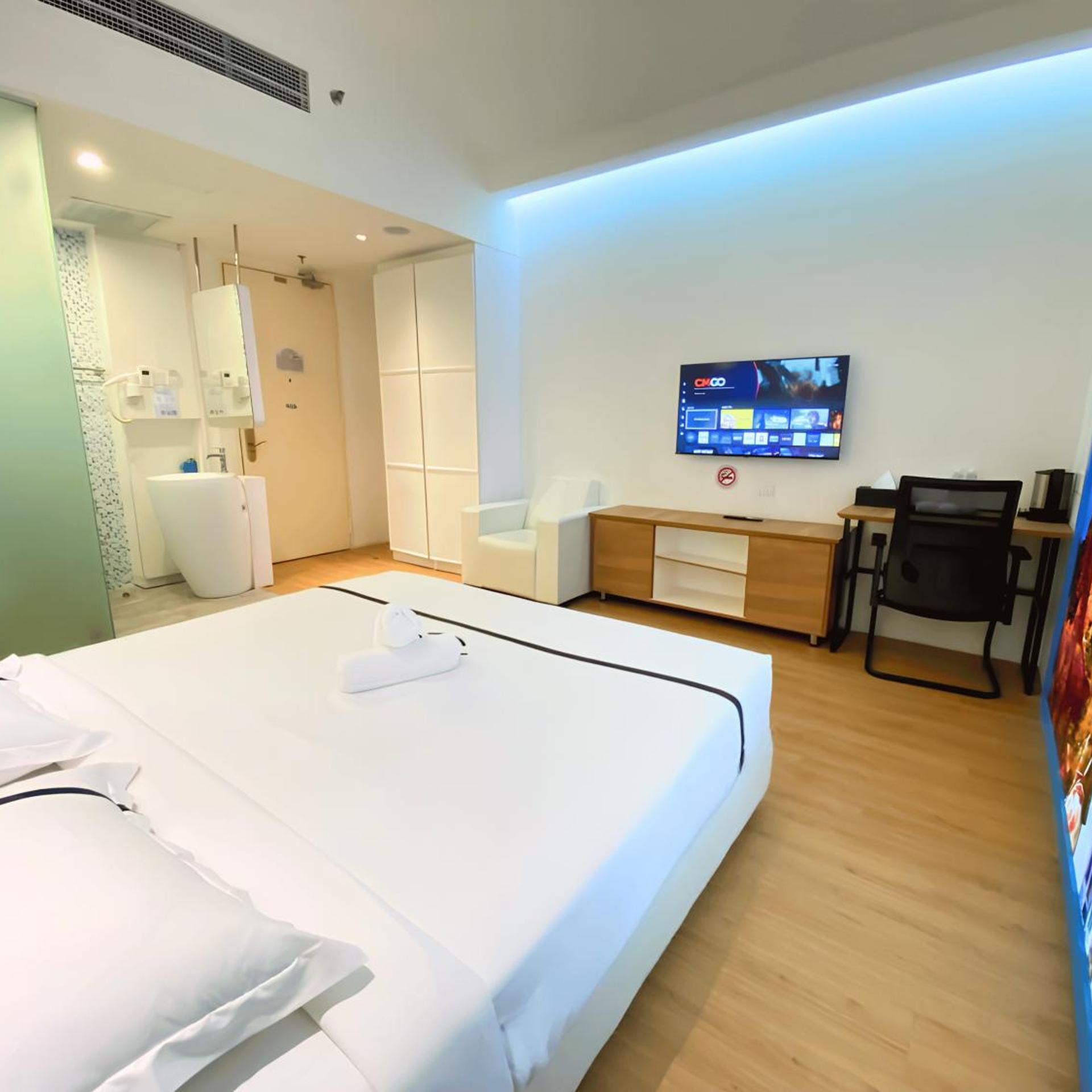 Room, Double Bed