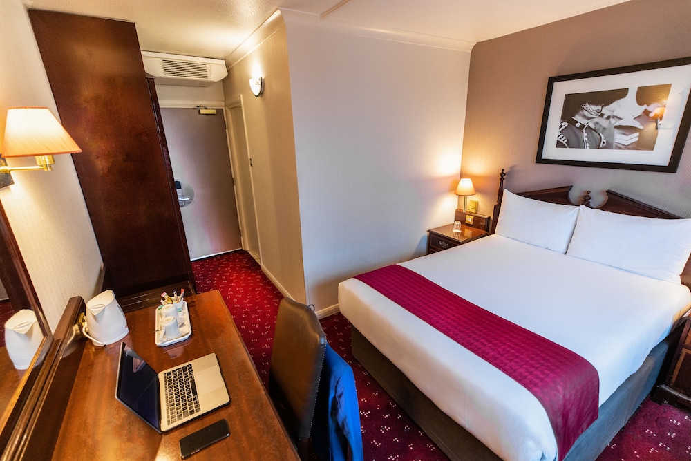 Ibis London Earls Court 28/73
