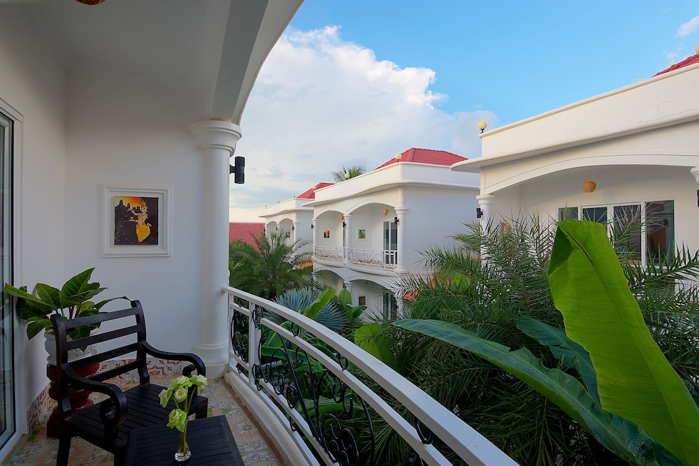 MARVEL HOLIDAY BOUTIQUE VILLA 60/65