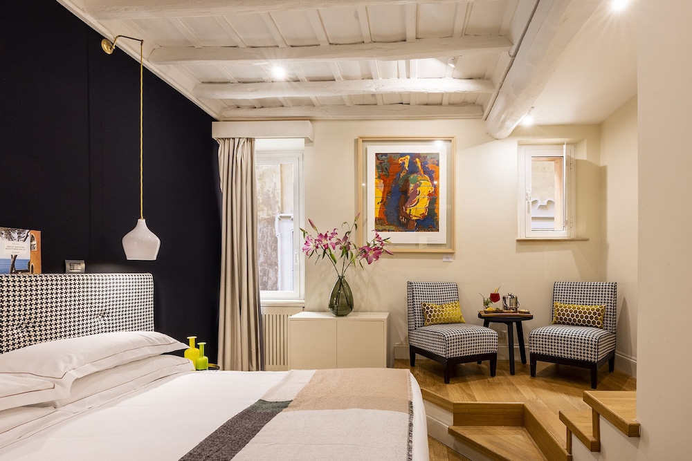 جناح بسرير كوين مع أريكة في الملحق، Nerva Boutique Hotel 2/8
