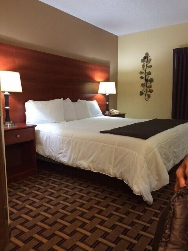 Baymont by Wyndham Paducah 4/18