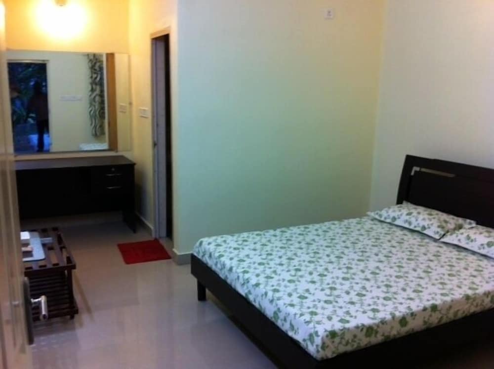 PALM GROVE SERVICE VILLA 12/48