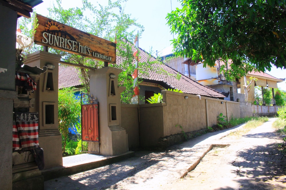 Sunrise Hut's Lembongan 41/54