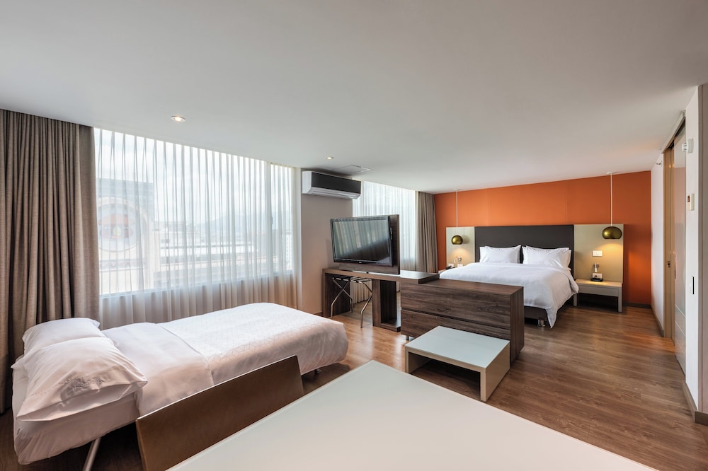 غرفة قياسية بسرير كوين، HOLIDAY INN EXPRESS MEDELLIN 2/10