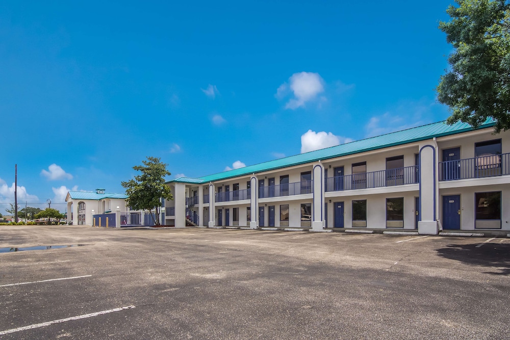 Motel6 Pensacola, FL - NAS image